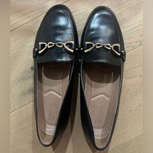 Naturalizer Loafer Size 7M